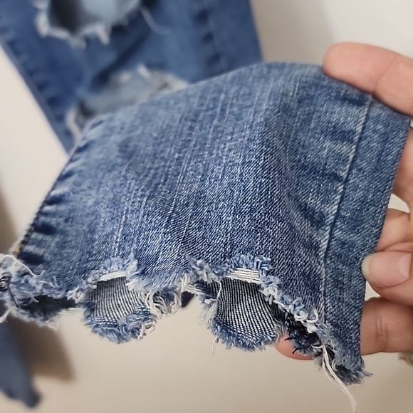 Levis 720 High Rise Super Skinny ripped and distressed size 28 - Picture 4 of 16